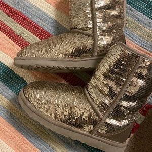 Ugg Women Silver Sequin Boots *Firm*
